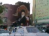 نقاشی دیواری آیت الله خامنه ای در یکی از خیابان های تهران 