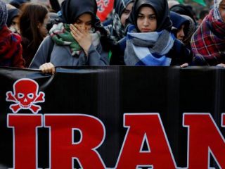 تظاهرات علیه جمهوری اسلامی ایران در آنکارا و استانبول - ویدیو