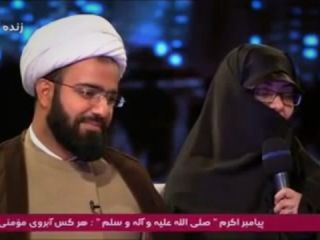 گفتگوی فرزاد حسنی با زوج آخوند دو قلو در برنامه زنده