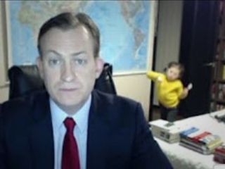 جالبترین مصاحبه سال بی بی سی: وقتی فرزندان خردسال پرفسور رابرت کلی به صحنه مصاحبه وارد می شوند - ویدیو