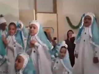 جشن تکلیف دانش آموزان دختر همراه با رقص و آواز