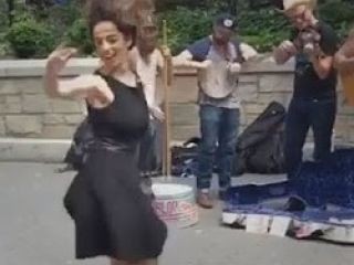 رقص مازندرانی مسیح علی‌نژاد در نیویورک