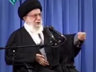 خامنه‌ای: دست ندادن پسر ورزشکار ایرانی با زن مدال دهنده خیلی ارزش دارد