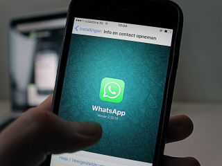 واتس‌اپ برای منع اخبار جعلی کرونایی، فورواردها را محدود کرد