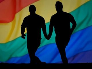 کارن، یک مرد همجنسگرا از ایران: کاش خانواده‌ام درک می‌کردند