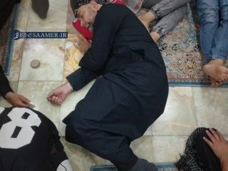 عکس روز: باجناق آمریکایی مجتبی خامنه‌ای در حال چُرت زدن در مراسم اربعین
