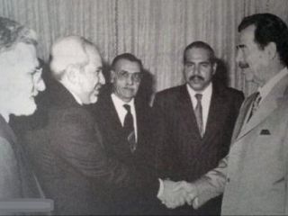 تصویری دیده نشده از دست دادن ظریف با صدام حسین