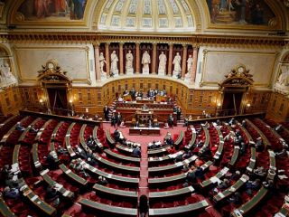 سناتور فرانسوی به ظن تلاش برای تعرض جنسی به همکارش از طریق خوراندن مواد مخدر بازداشت شد