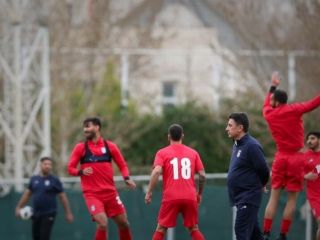 منتقدین تیم ملی فوتبال ایران به «خیانت» متهم شدند