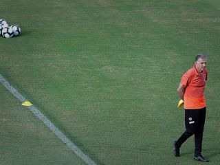 کارلوس کیروش سرمربی محبوب فدراسیون فوتبال ایران برای سومین بار در چهار سال گذشته اخراج می‌شود