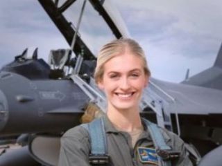 خلبان نیروی هوایی ایالات متحده که برای کسب عنوان دختر شایسته آمریکا رقابت می‌کند کیست؟