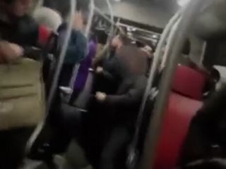 کتک زدن مردم با زنجیر در اتوبوس تهران! آیا اینجا سرگردنه است؟