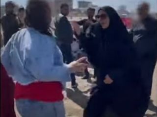 مزاحمت آتش به اختیاران برای رقص و پایکوبی نوروزی چند خانواده در بابلسر