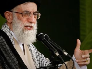 فرمان خامنه‌ای به «آتش به اختیاران»؛ با هنجارشکنی دینی برخورد کنید