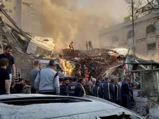 انفجار یک بمب در خودرویی در نزدیکی کنسولگری ایران در دمشق بدون خسارت جانی