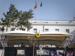بستگان کارمندان سفارت آلمان، ایران را ترک کردند