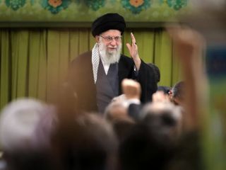 تلاش برای پاک کردن رد پای خامنه‌ای در دور تازه گشت ارشاد