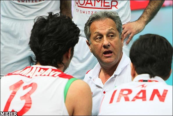 والیبالیست های ایرانی با مربی آرژانتینی تیم آرژانتین را در هم کوبیدند 