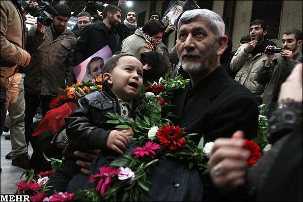 بازگشت کارکنان سفارت ایران در لندن به تهران 2 بازگشت کارکنان سفارت ایران در لندن به تهران 2