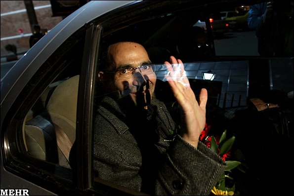 بازگشت کارکنان سفارت ایران در لندن به تهران 2 بازگشت کارکنان سفارت ایران در لندن به تهران 2