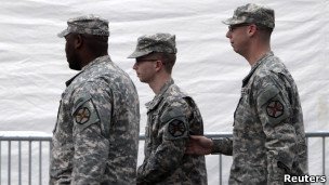 منینگ در دادگاه نظامی باید محاکمه شود منینگ در دادگاه نظامی باید محاکمه شود