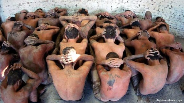 ایران؛ زندان بزرگی که در آن تجاوز به همجنس افزایش مییابد ایران؛ زندان بزرگی که در آن تجاوز به همجنس افزایش مییابد