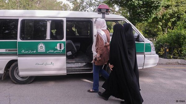 تب مارک بازی میان جوانان ایرانی تب مارک بازی میان جوانان ایرانی