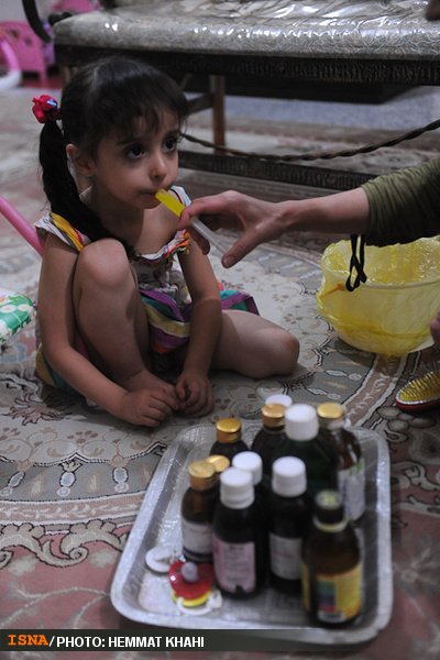 روژان کوچولو برای آینده بدون درد چشم انتظار کمک‌های مردمی 