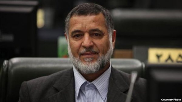 نماینده مجلس: با بیمه نفت‌کش‌ها توانستیم تحریم‌ها را دور بزنیم