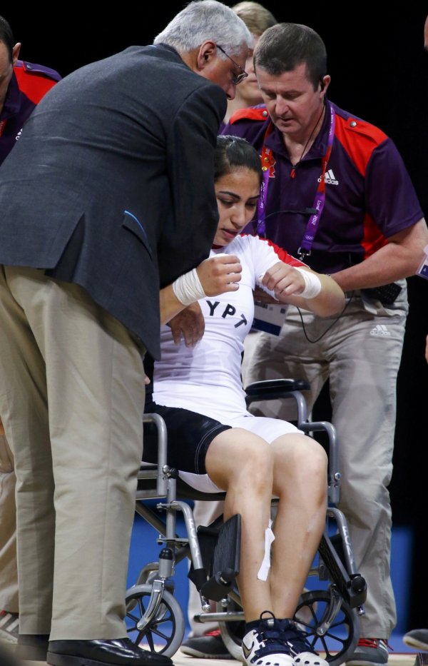 افتادن وزنه 196 کیلوگرمی بر روی سر وزنه بردار سنگین وزن آلمان