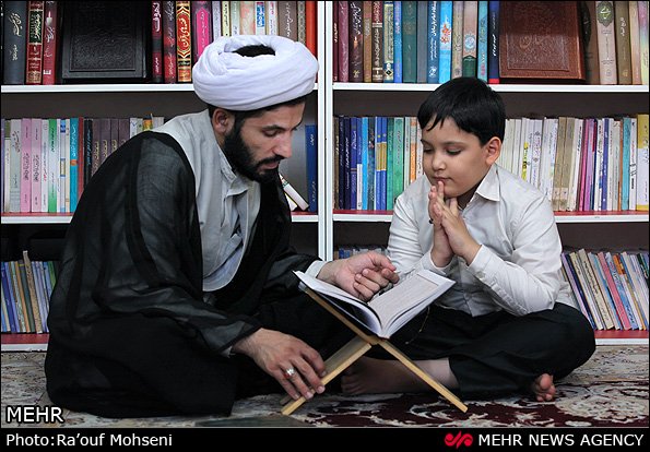 مصاحبه ای با علی امینی کودک 10 ساله حافظ قران مصاحبه ای با علی امینی کودک 10 ساله حافظ قران