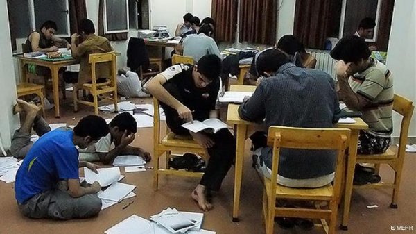 صادق لاریجانی: قضات با دانشجویان با مدارا برخورد کنند صادق لاریجانی: قضات با دانشجویان با مدارا برخورد کنند