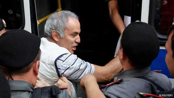 اعتراض گسترده جهانی به رای محکومیت پانک‌های روسی