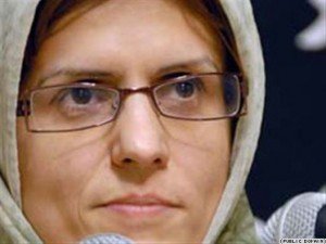 عفو بین الملل خواستار آزادی ژیلا بنی یعقوب، روزنامه نگار زندانی شد