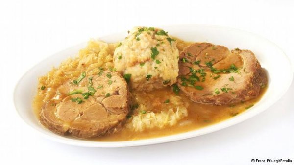 سرک کشیدن در آشپزخانه آلمانی‌ها