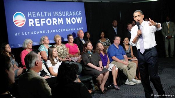 اوباما در نظرسنجی‌ها از رامنی پیشی گرفته است