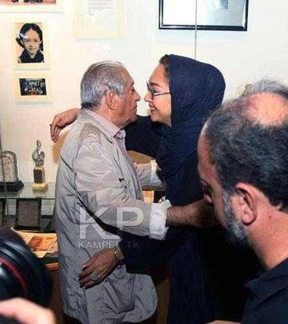 در آغوش گرفتن عزت‌الله انتظامی توسط نیکی کریمی و واکنش گسترده رسانه‌های دولتی ایران به آن