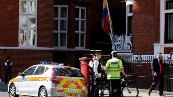 اکوادور در تلاش برای مصالحه با بریتانیا بر سر جولین آسانژ