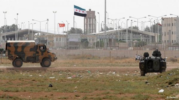 افزایش چشمگیر تانک‌ها و جنگنده‌های ترکیه در مرز سوریه