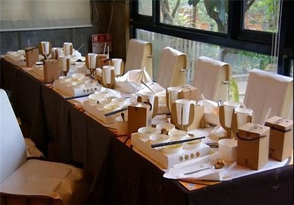 رستورانی از جنس کارتن و کاغذ! 
