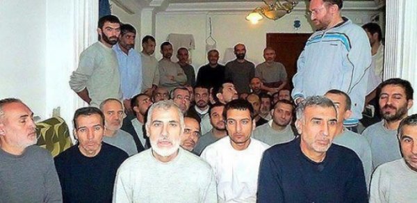 سوریه ۲۱۳۰ زندانی را با ۴۸ گروگان ایرانی مبادله کرد سوریه ۲۱۳۰ زندانی را با ۴۸ گروگان ایرانی مبادله کرد