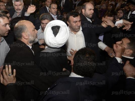 حمله دوباره به احمدی نژاد توسط فردی ناشناس در مصر 