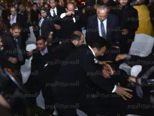 حمله دوباره به احمدی نژاد توسط فردی ناشناس در مصر 