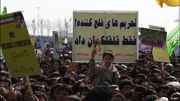 از قلقلک تحریمها تا کلاه گذاشتن سر احمدی نژاد از قلقلک تحریمها تا کلاه گذاشتن سر احمدی نژاد