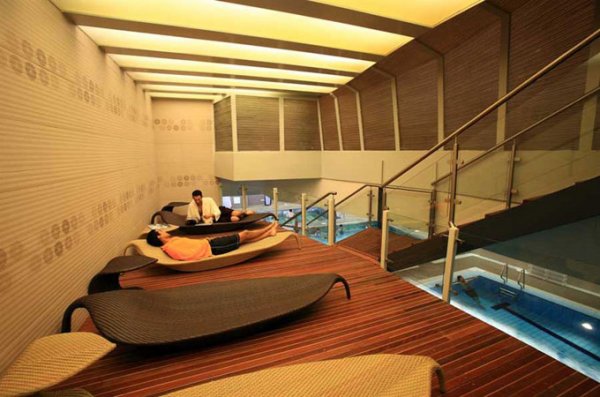 حق عضویت 13 میلیونی استخری در تهران