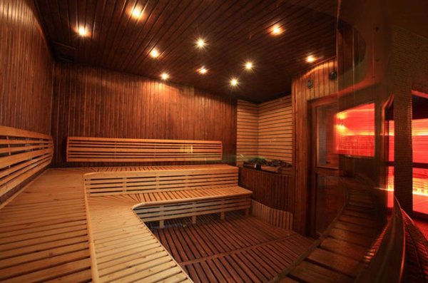 حق عضویت 13 میلیونی استخری در تهران