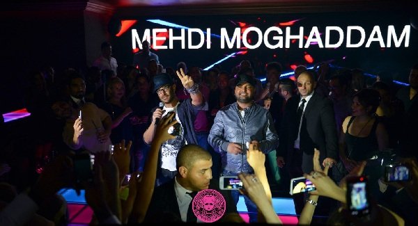 محمدرضا گلزار در کنسرت مهدی مقدم در دبی محمدرضا گلزار در کنسرت مهدی مقدم در دبی