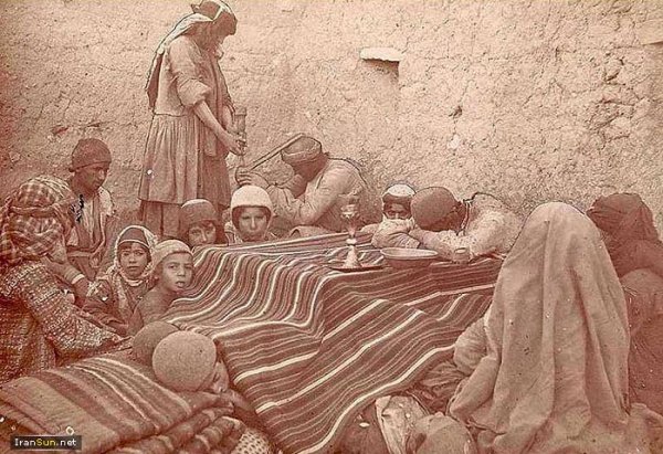 تصـاویری نایاب از طهـران قدیـم؛ از دروازه گمرک تا تراموا تصـاویری نایاب از طهـران قدیـم؛ از دروازه گمرک تا تراموا