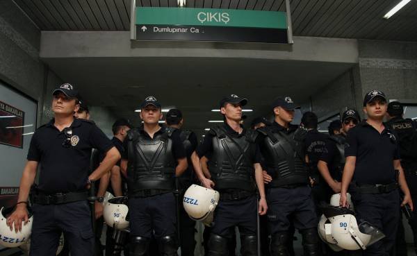  تظاهرات بوسه در آنکارا 