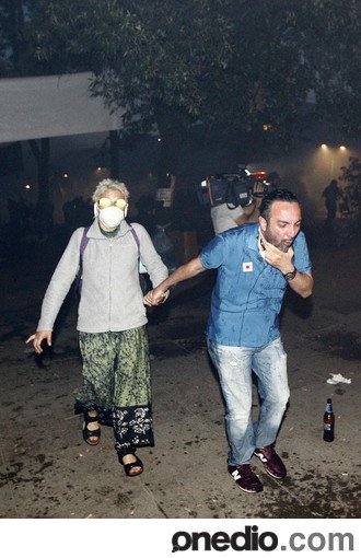 حمله خشونت‌آمیز پلیس استانبول به تظاهرکنندگان 2